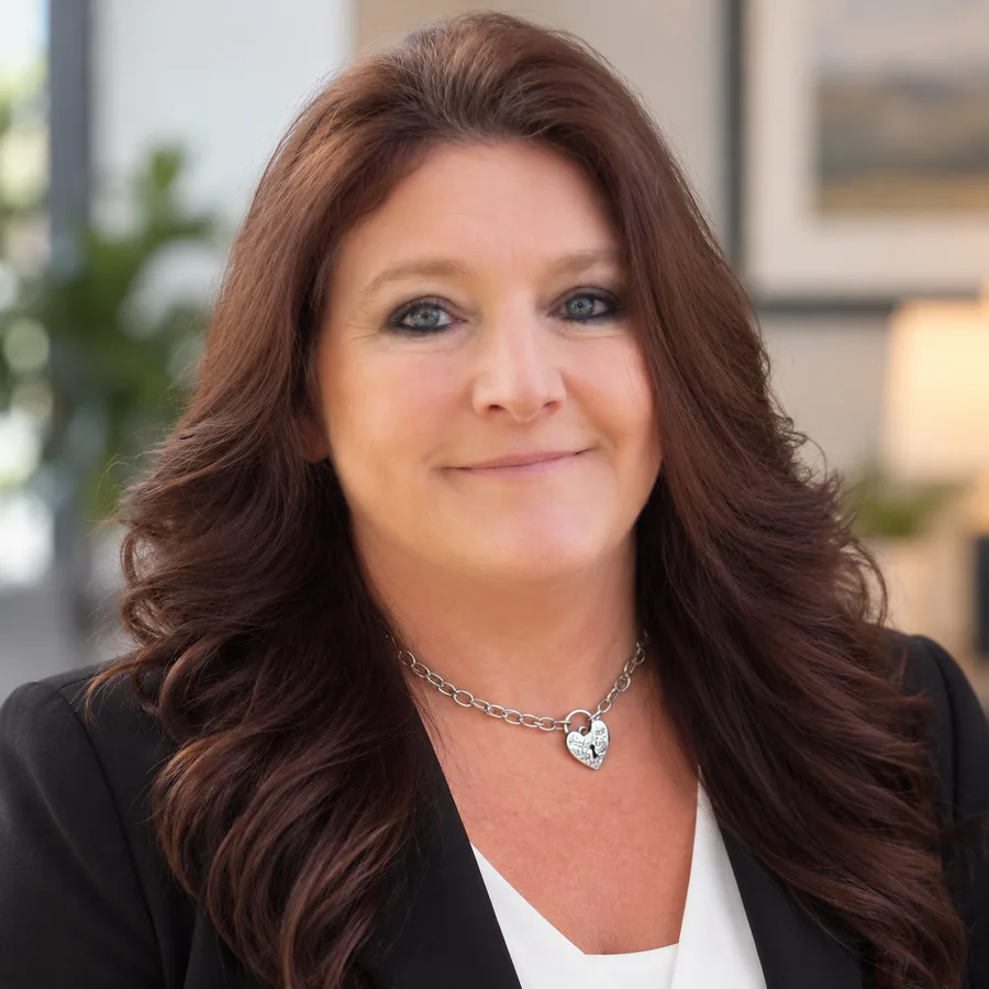 Deana Martin, Accountant